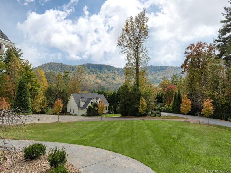 Property image 5 at 31 Blue Moon Lane, Hendersonville, NC 28739