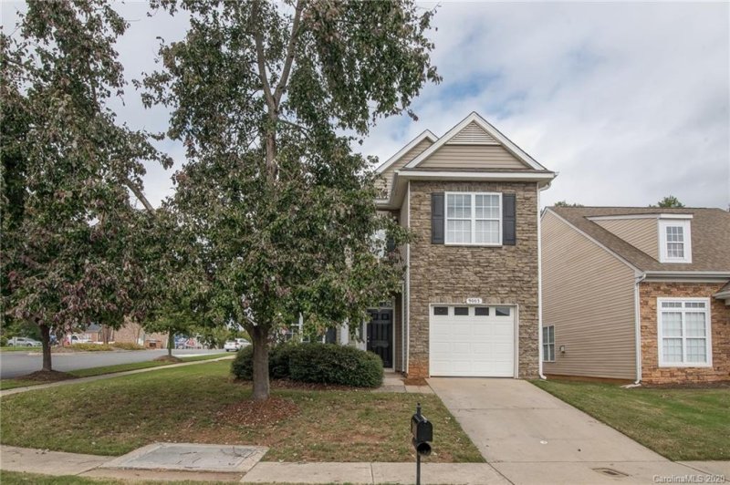 Property image 2 at 9003 Holland Park Lane, Charlotte, NC 28277