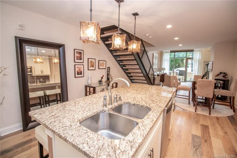 Property image 5 at 701 Royal Court, Charlotte, NC 28202