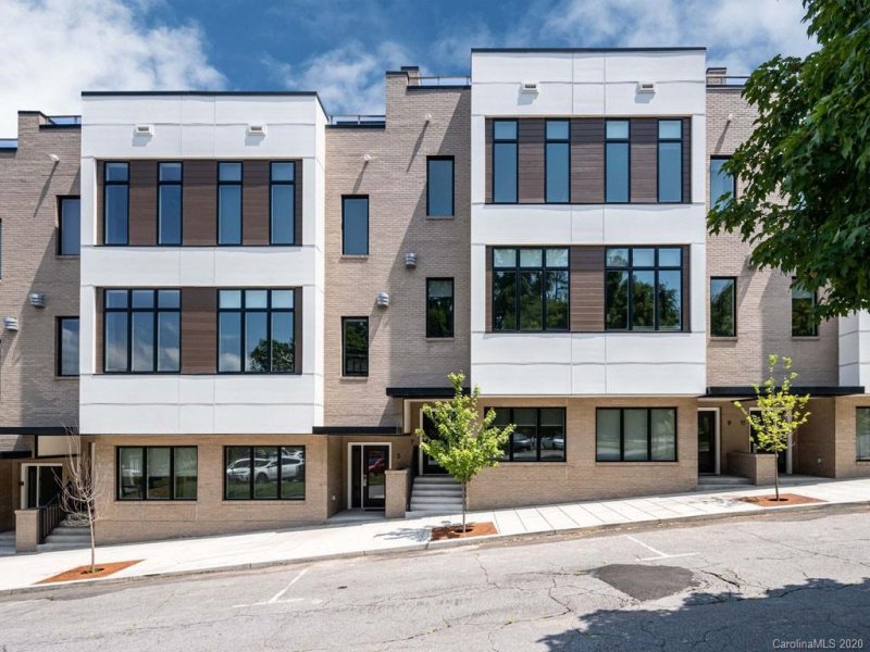 Property image 2 at 8 Bauhaus Court, Asheville, NC 28801