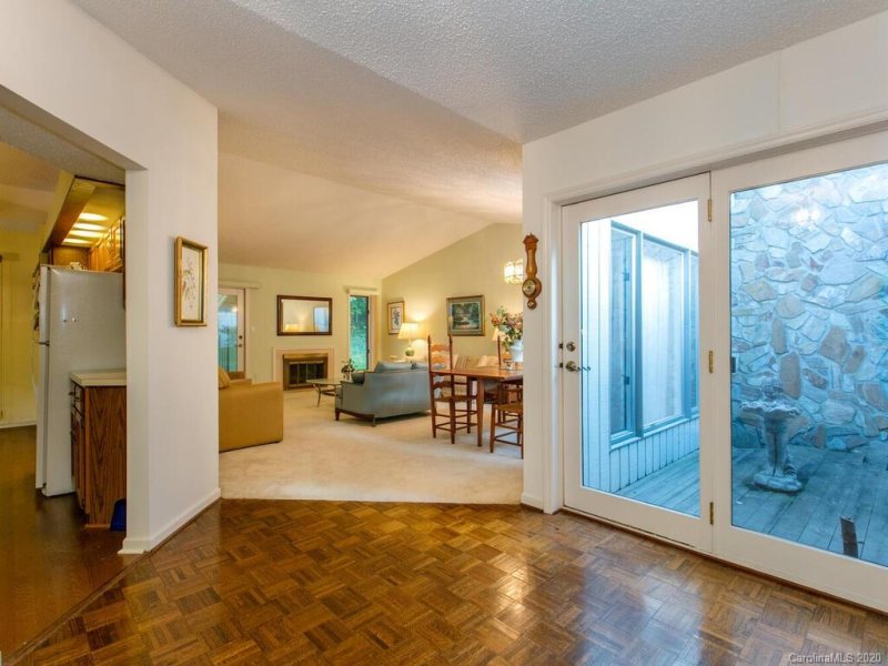 Property image 5 at 121 Cloverleaf Lane, Asheville, NC 28803