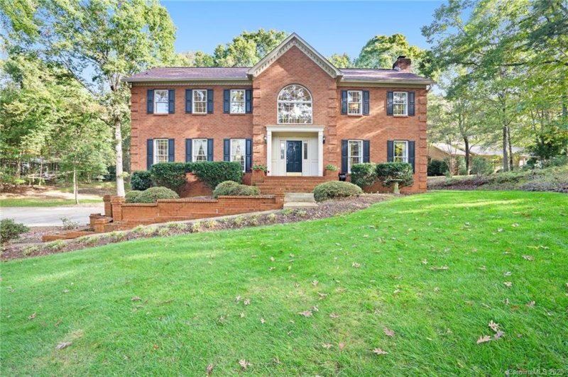 Property image 2 at 640 Amanda Drive, Matthews, NC 28104