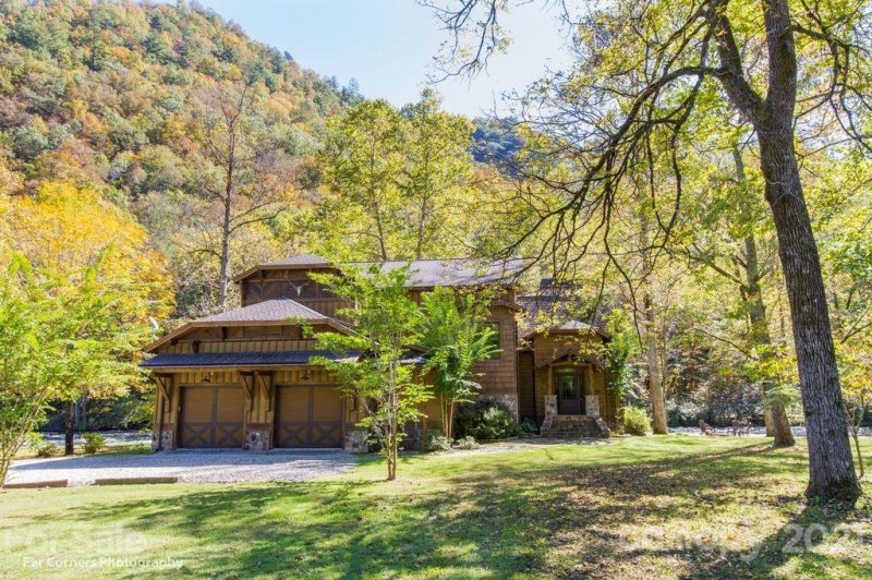 Property image 3 at 226 Mystic River Village Way, Topton, NC 28781