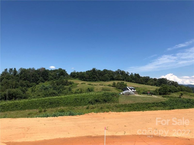 Property image 5 of 238 Westridge Farm Road in Olivette, Asheville, NC 28804