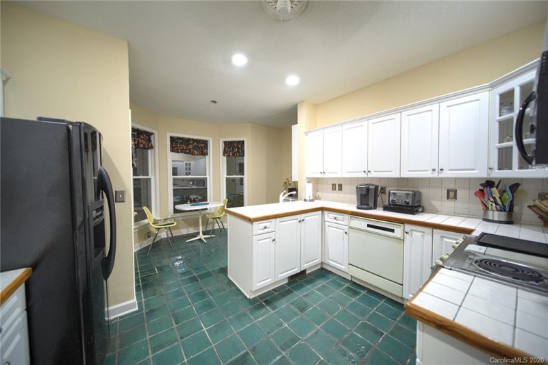 Property image 3 at 110 Eastmoor Drive, Asheville, NC 28805