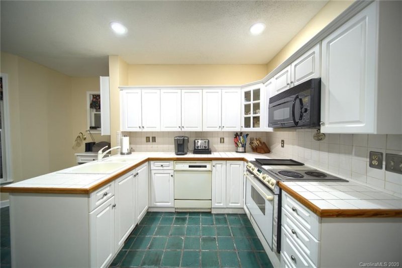 Property image 4 at 110 Eastmoor Drive, Asheville, NC 28805