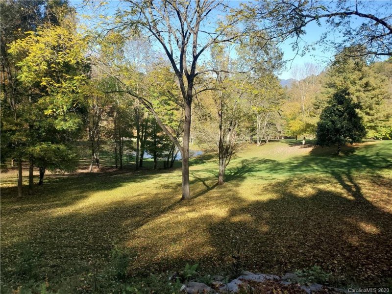 Property image 2 at 109 Saranac Lane, Waynesville, NC 28785