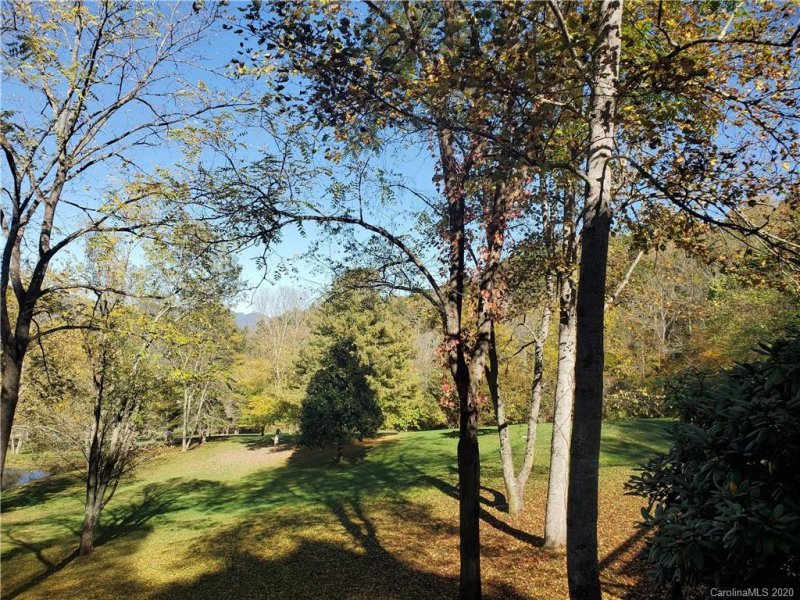 Property image 3 at 109 Saranac Lane, Waynesville, NC 28785