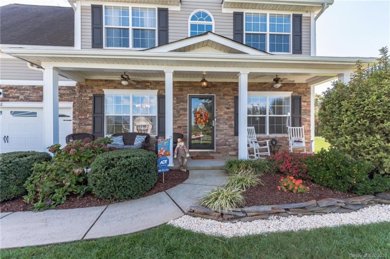 Property image 2 at 5031 Orchard Park Drive, Hickory, NC 28602