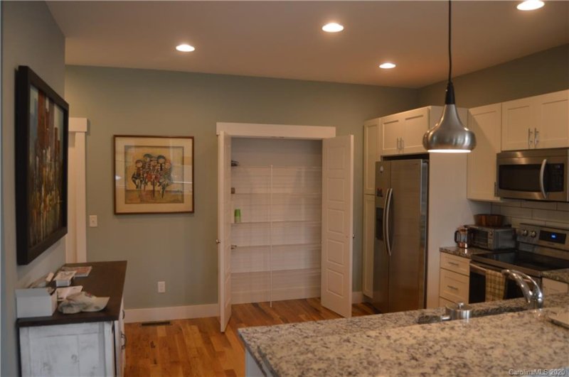 Property image 4 at 82 Pine Cone Drive, Asheville, NC 28805