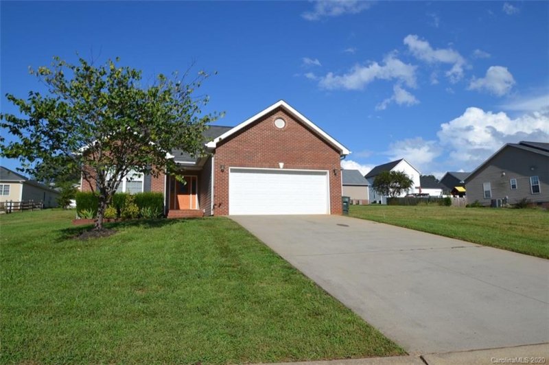 Property image 2 at 1491 Mayfair Drive, Conover, NC 28613