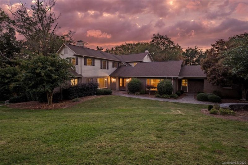 Property image 2 at 5137 Parview Drive, Charlotte, NC 28226