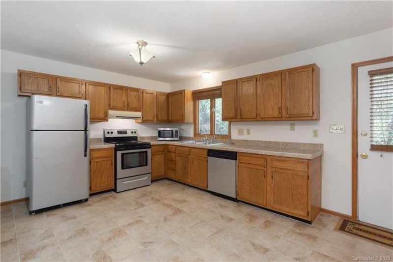 Property image 4 at 135 N Garden Court, Fletcher, NC 28732