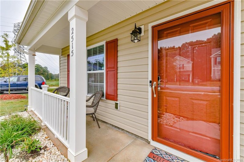 Property image 3 at 2515 Walnut Forest Drive, Charlotte, NC 28216