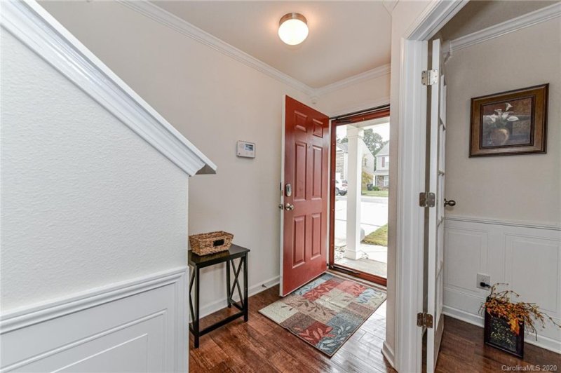 Property image 4 at 2515 Walnut Forest Drive, Charlotte, NC 28216