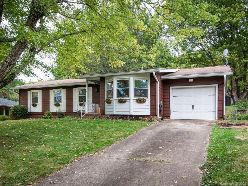 Property image 2 at 12 Hillview Road, Asheville, NC 28805