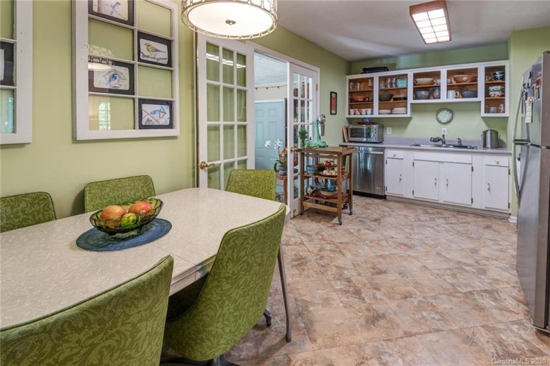 Property image 3 at 26 Grandview Circle, Asheville, NC 28806