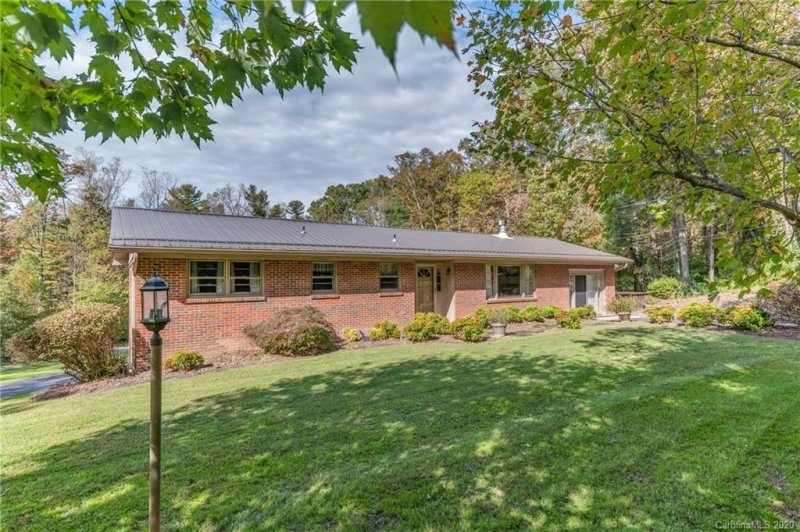 Property image 2 at 208 Sunrise Drive, Hendersonville, NC 28791