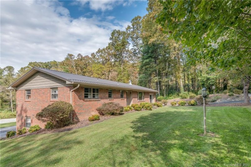 Property image 3 at 208 Sunrise Drive, Hendersonville, NC 28791