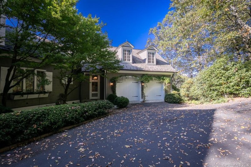 Property image 2 at 729 Wonderland Trail, Blowing Rock, NC 28605