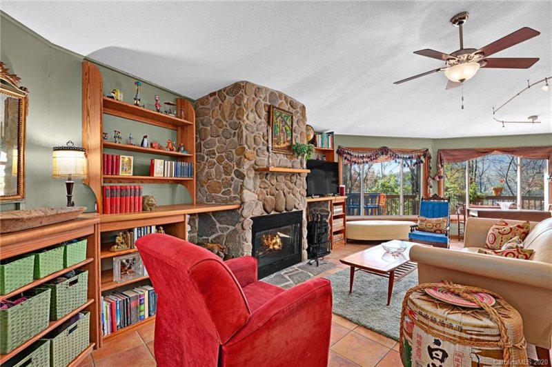 Property image 4 at 4 Quinn Court, Asheville, NC 28805