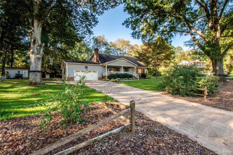 Property image 5 at 140 Crystal Circle, Mooresville, NC 28117