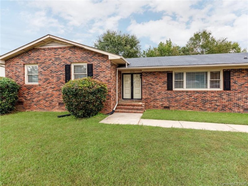 Property image 3 at 10128 Mount Holly Road, Charlotte, NC 28214