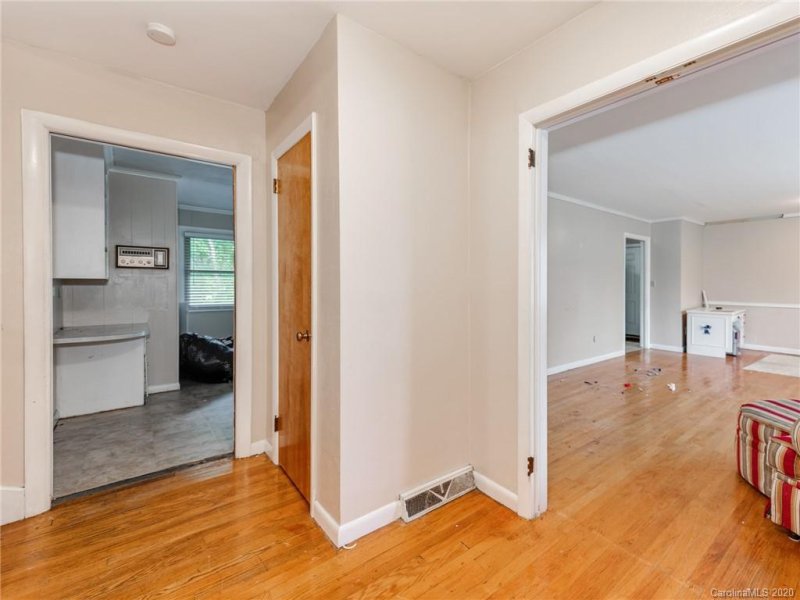 Property image 4 at 10128 Mount Holly Road, Charlotte, NC 28214