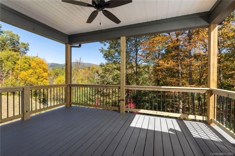 Property image 2 at 8 Ledgestone Drive, Fairview, NC 28730