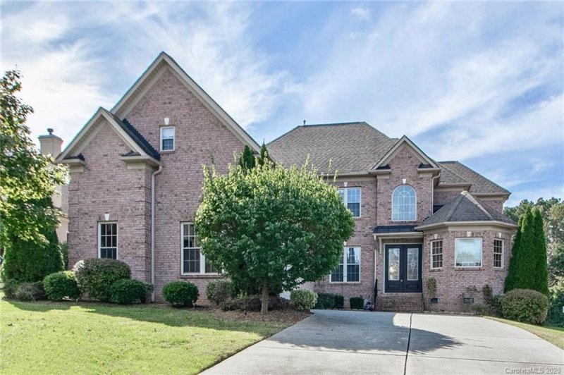 Property image 2 at 11815 Churchfield Lane, Charlotte, NC 28277