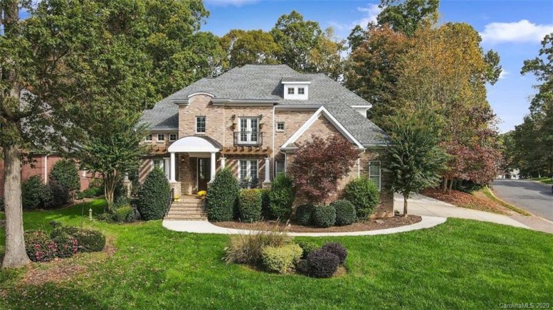 6610 Fox Ridge Circle