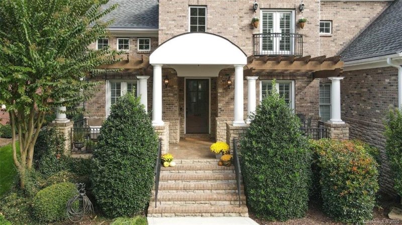 Property image 3 at 6610 Fox Ridge Circle, Davidson, NC 28036