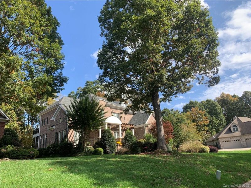 Property image 5 at 6610 Fox Ridge Circle, Davidson, NC 28036