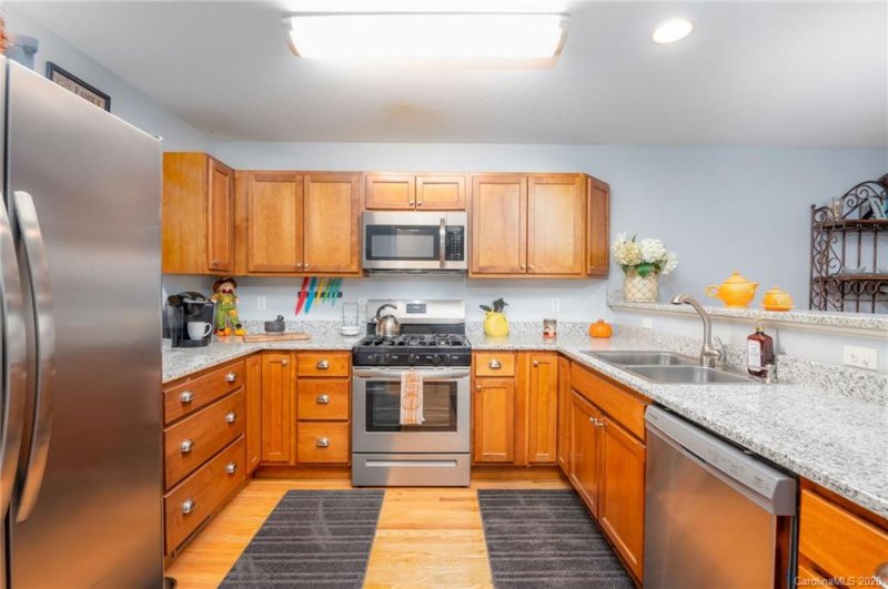 Property image 2 at 67 Rotunda Circle, Asheville, NC 28806