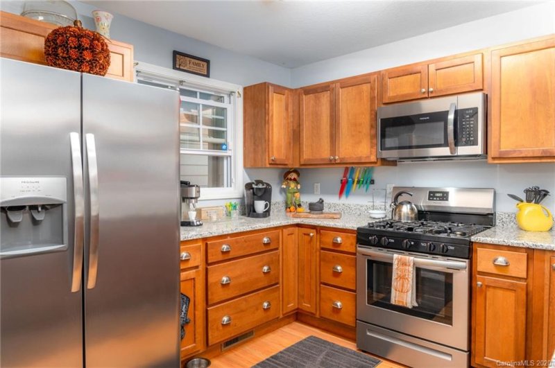 Property image 3 at 67 Rotunda Circle, Asheville, NC 28806