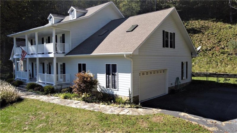 Property image 2 at 302 Davy Crockett Drive, Maggie Valley, NC 28751