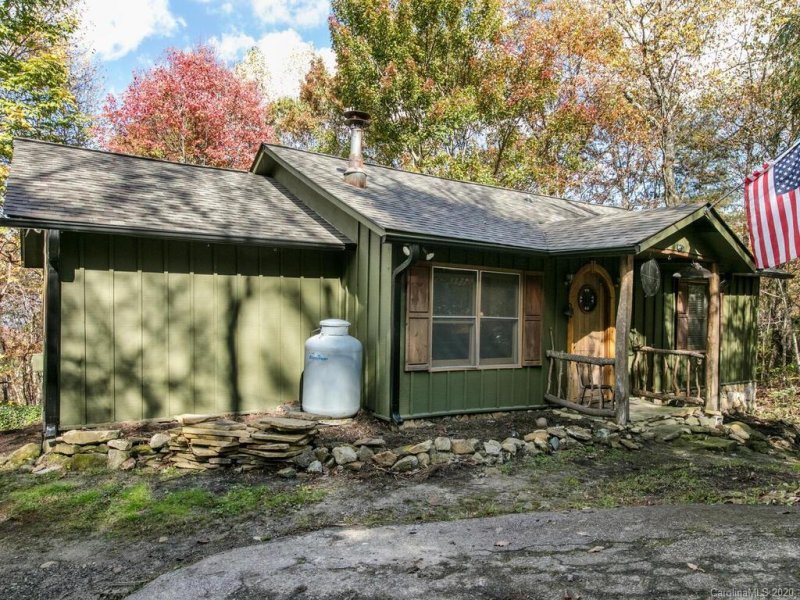 Property image 3 at 144 Farside Drive, Hendersonville, NC 28739