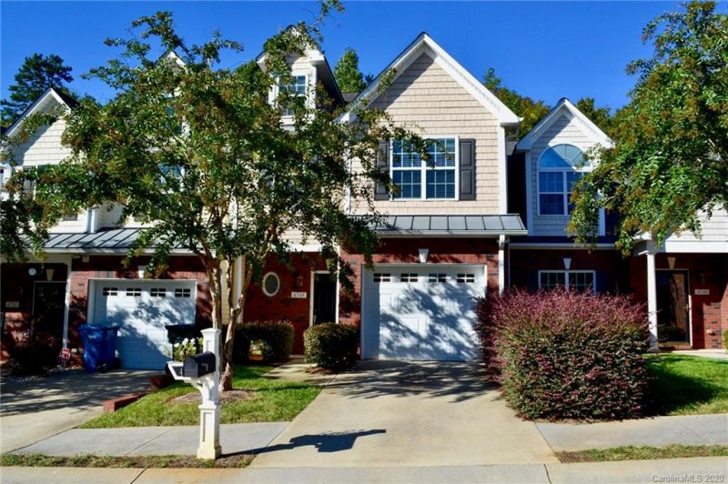 Property image 2 at 4748 Braxton Gate Lane, Hickory, NC 28602