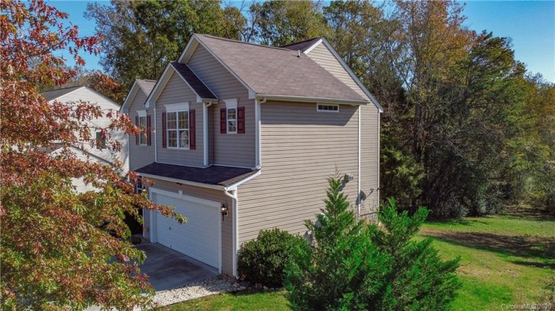 Property image 2 at 2120 Turtle Point Road, Charlotte, NC 28262