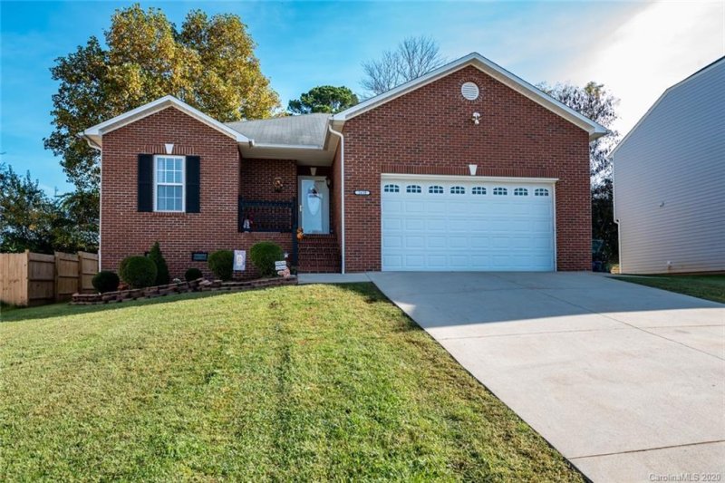 Property image 2 at 1650 Mayfair Drive, Conover, NC 28613