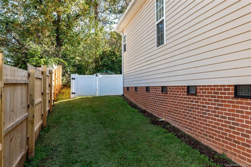 Property image 4 at 1650 Mayfair Drive, Conover, NC 28613