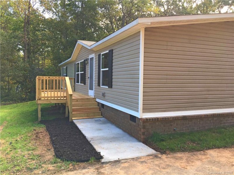 Property image 3 at 422 Patriots Way, Clover, SC 29710