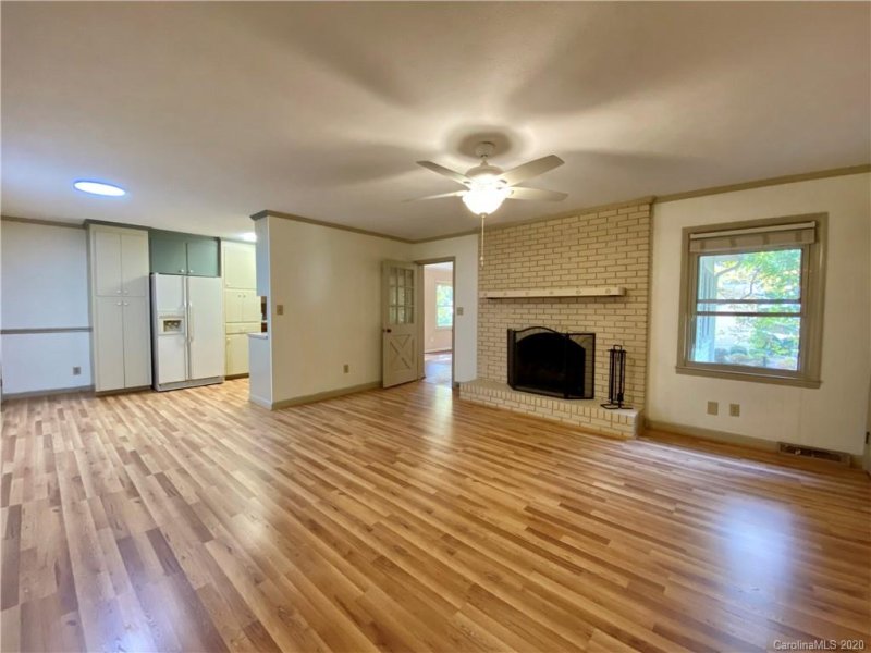 Property image 4 at 1931 12th Street, Hickory, NC 28601