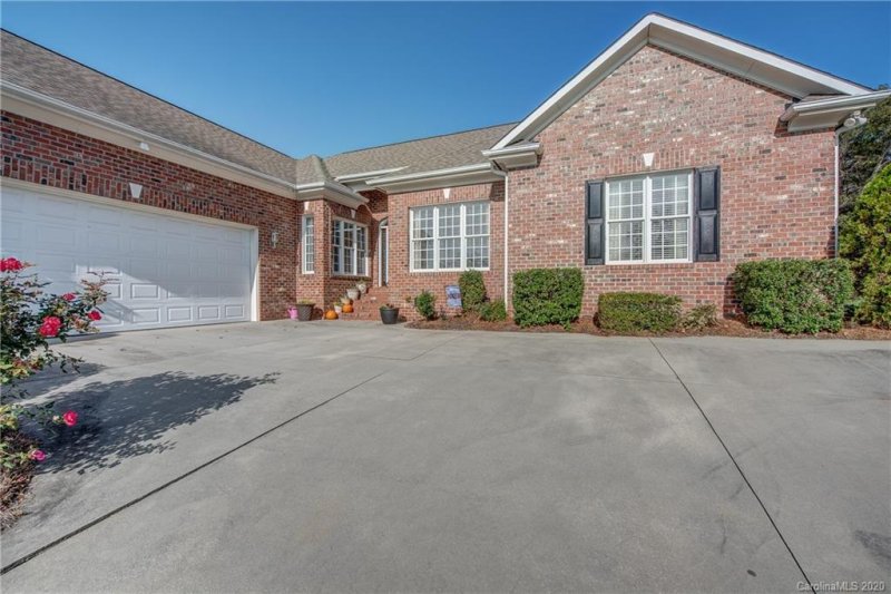 Property image 2 at 3748 Sand Wedge Drive, Gastonia, NC 28056