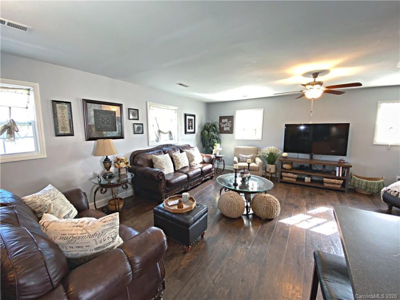 Property image 4 at 1009 13th Street, Conover, NC 28613