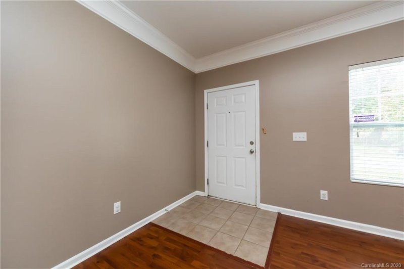 Property image 3 at 11215 Breezehill Lane, Charlotte, NC 28262
