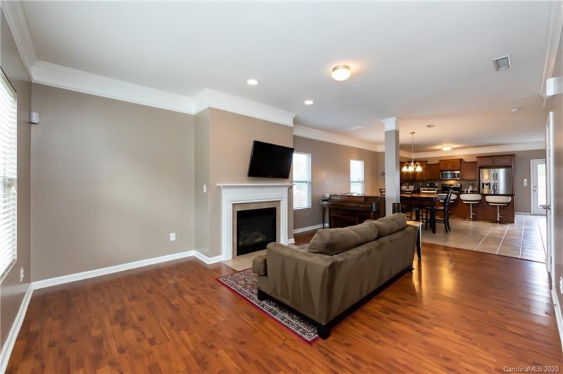 Property image 4 at 11215 Breezehill Lane, Charlotte, NC 28262