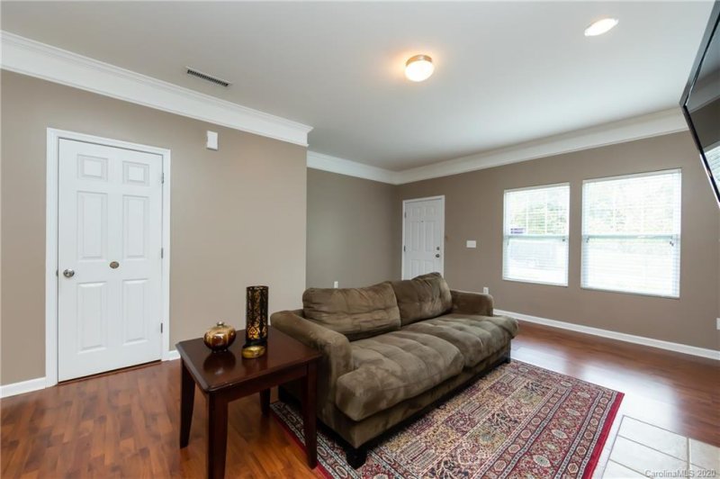 Property image 5 at 11215 Breezehill Lane, Charlotte, NC 28262