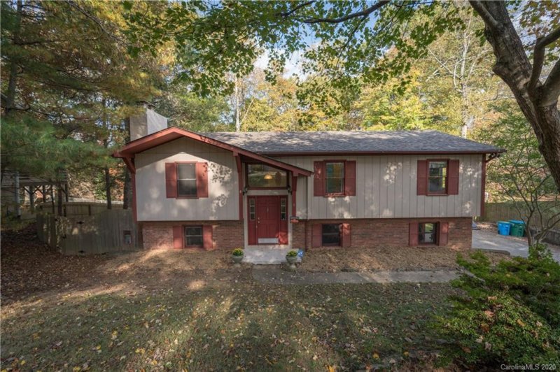 Property image 2 at 8 Canterbury Drive, Arden, NC 28704