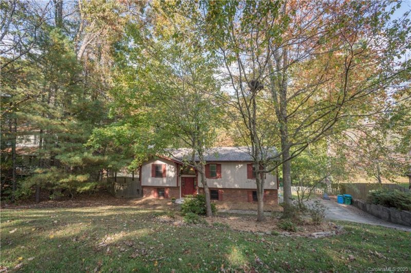 Property image 3 at 8 Canterbury Drive, Arden, NC 28704